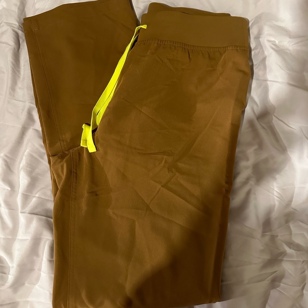 Figs Livingston High Waisted Scrub Pant